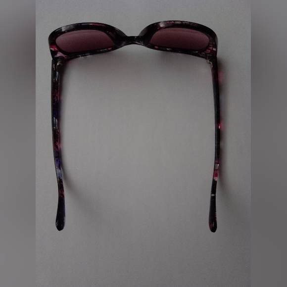 Cateyes  shape Sunglasses like new - Picture 3 of 8